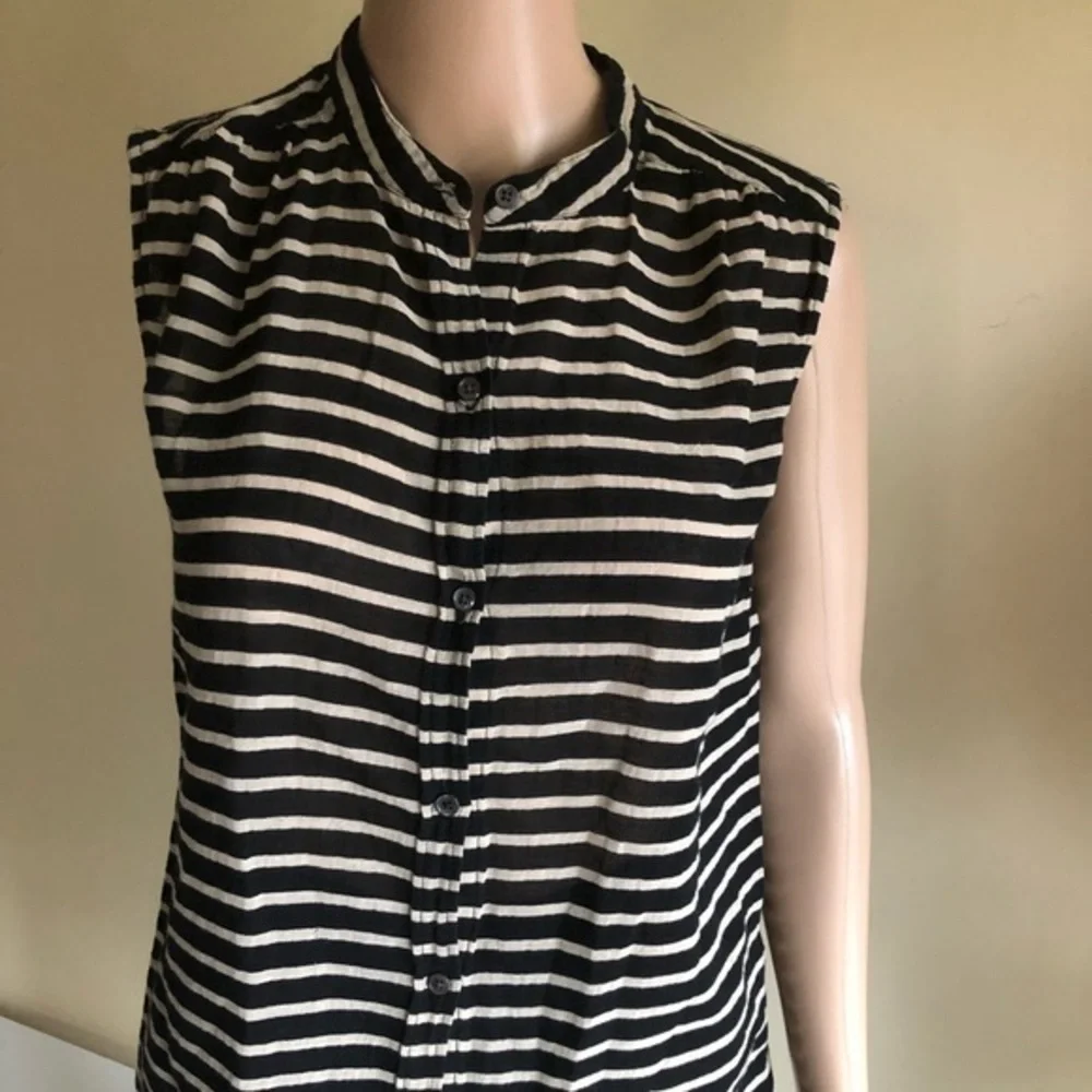 💥 💥💥 SALE! 5 / $25 💥💥 J. Crew all cotton shirt. Size 4